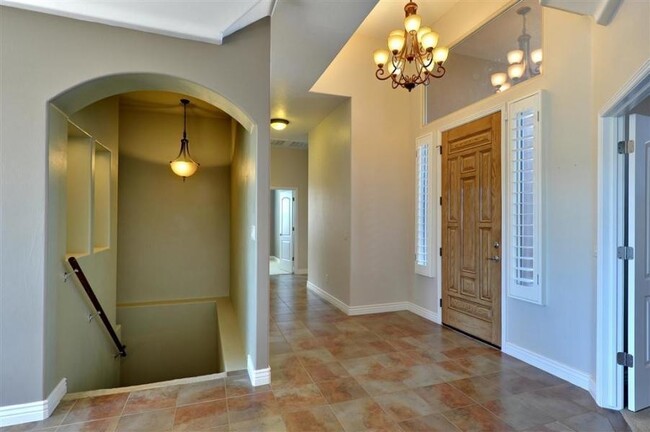 Building Photo - Stunning home near Snow Canyon, With Commu...