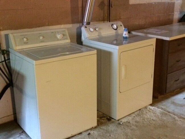 basement laundry - 31 Mary St