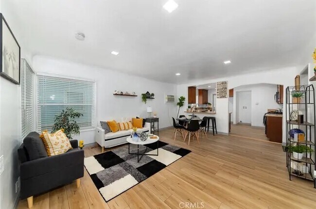 Foto del edificio - 218 E Hullett St