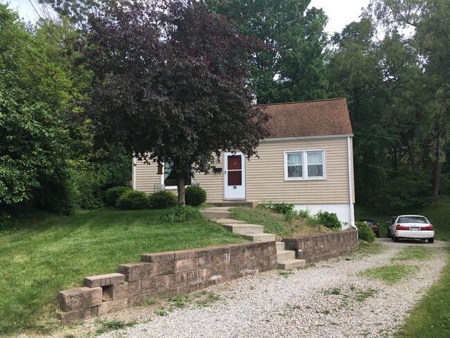 Building Photo - 85 Adams Dr