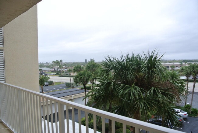 Building Photo - 2727 N Hwy A1A