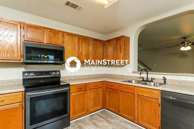 Building Photo - 4 Bedroom Pet-Friendly Home in Selma, TX with Main Street Renewal