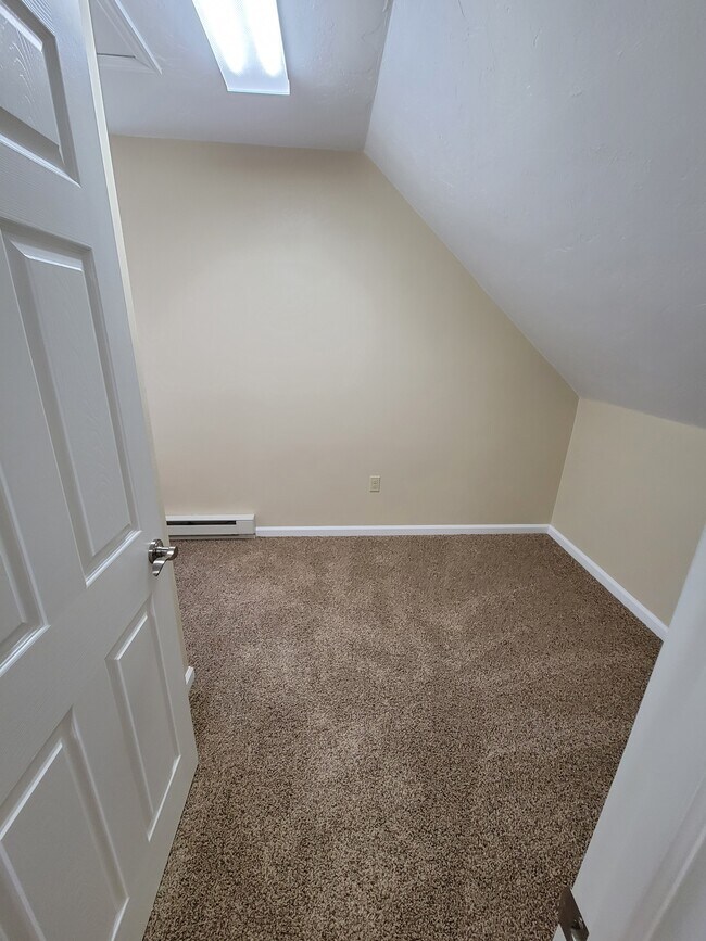 Storage room - 115 N 6th St