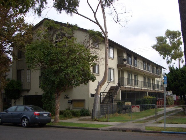 Foto del edificio - 2342 CEDAR Ave
