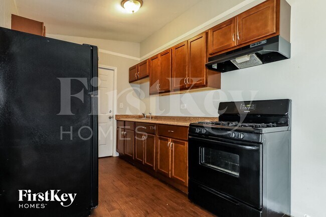 Building Photo - 16759 Artesian Ave