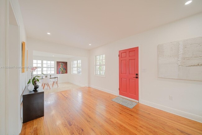 Building Photo - 5740 SW 47th St