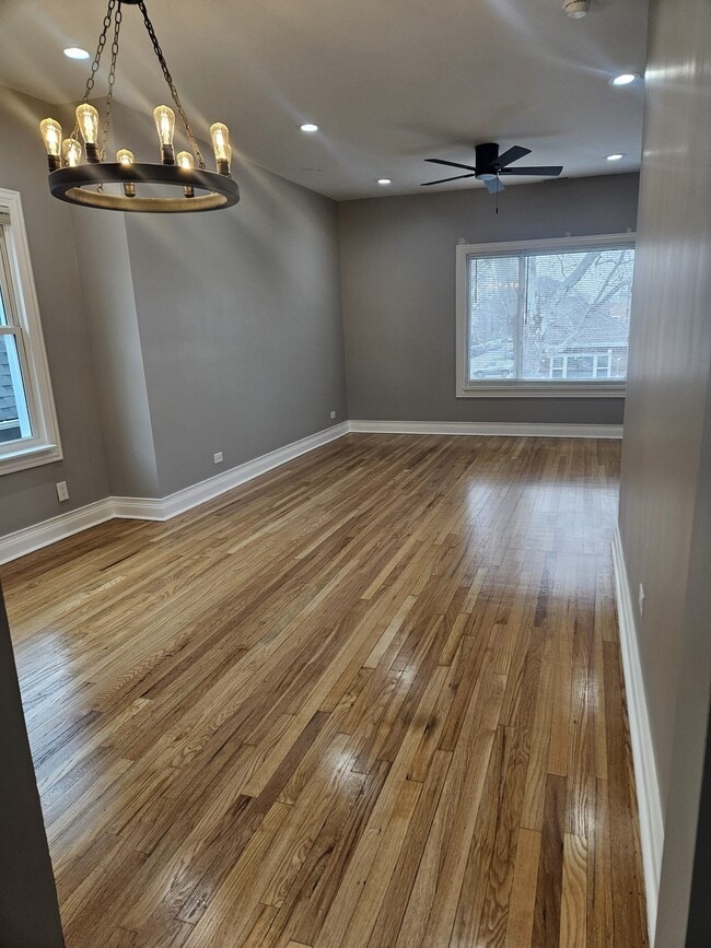Foto del edificio - 5934 W Wilson Ave