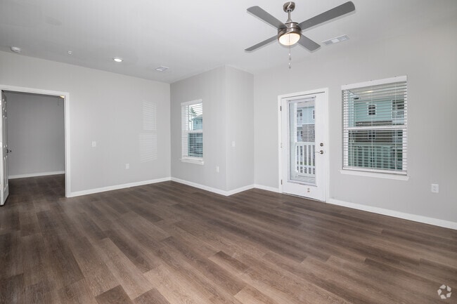 1BR, 1BA-750SF - Living Room - Seacoast Apartments