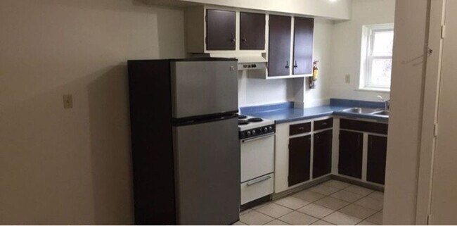 Foto del edificio - 154 N Seminary St