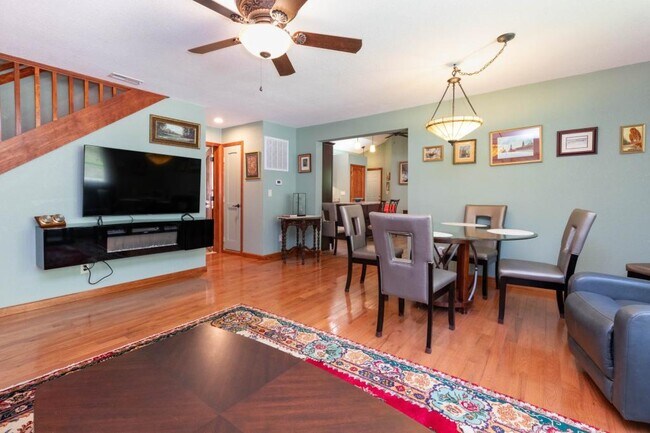 Foto del edificio - 9228 Big Laurel Rd