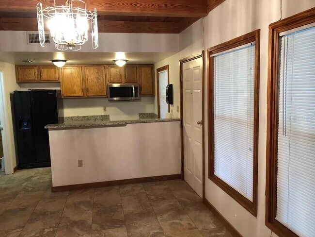 Foto del edificio - 758 N Westmoreland Dr
