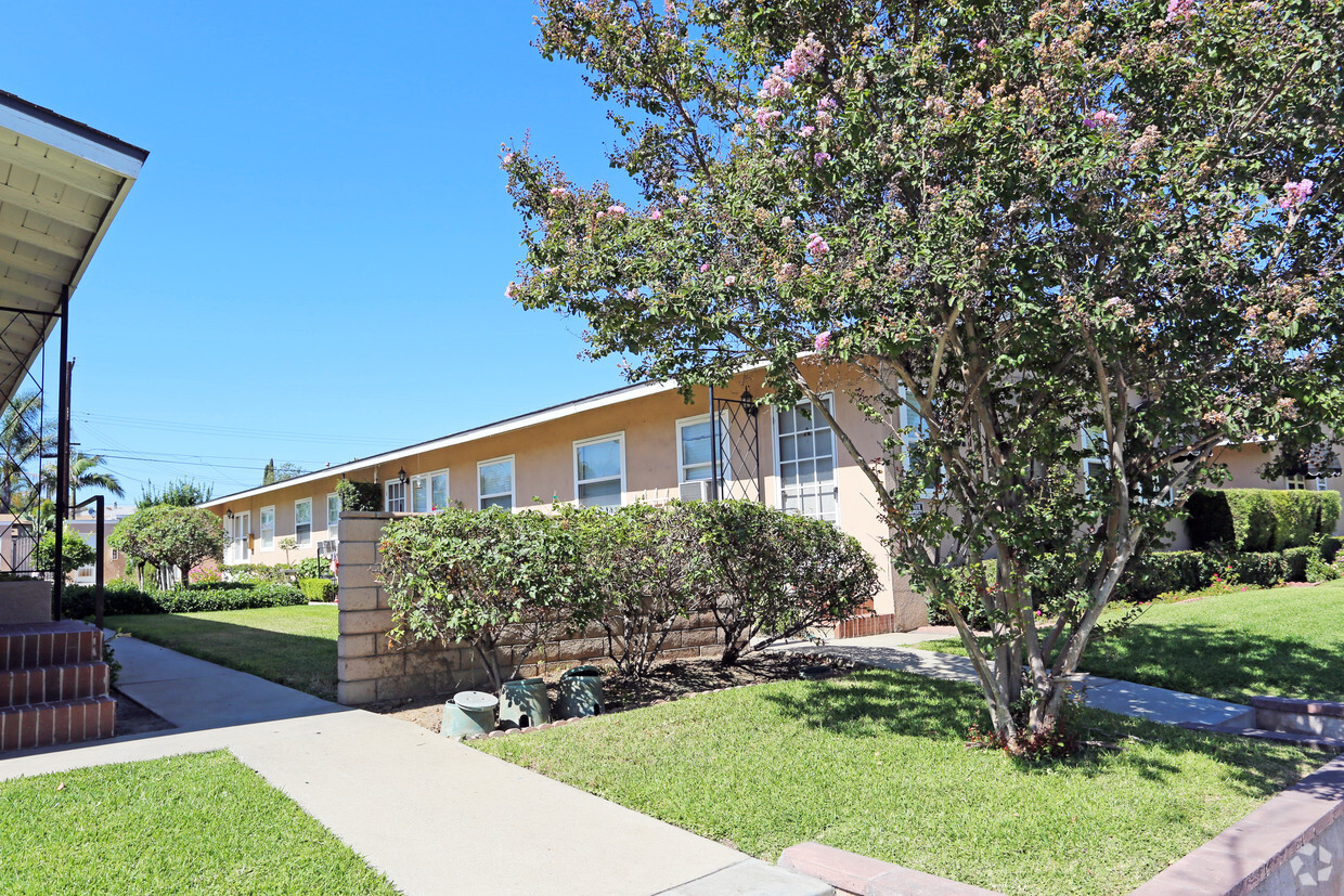 Primary Photo - Civic Center Apartments