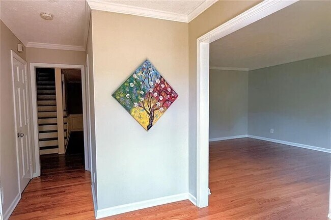 Building Photo - 2329 Milstead Cir NE