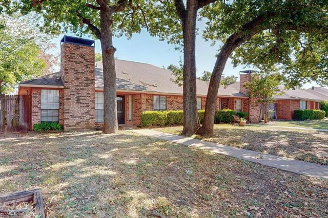 Building Photo - 1900 N Irving Heights Dr