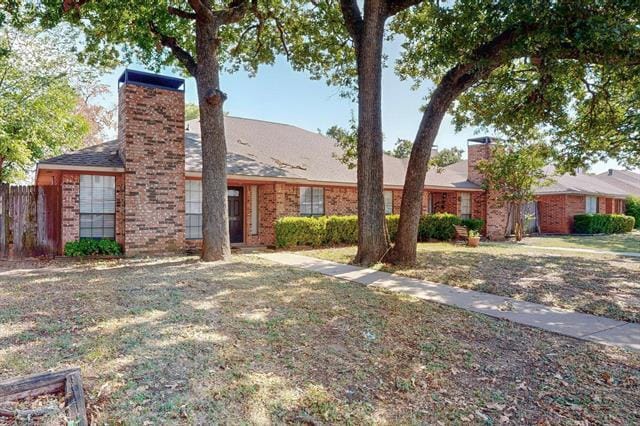 Foto del edificio - 1900 N Irving Heights Dr