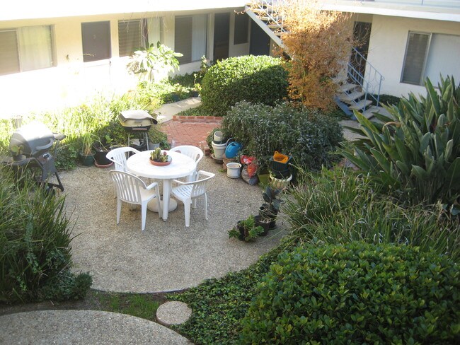 Foto del edificio - 21109 Reynolds Dr