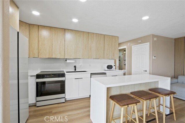 Foto del edificio - 711 Pacific Coast Hwy