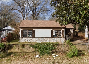 Building Photo - 5504 Sussex Ave