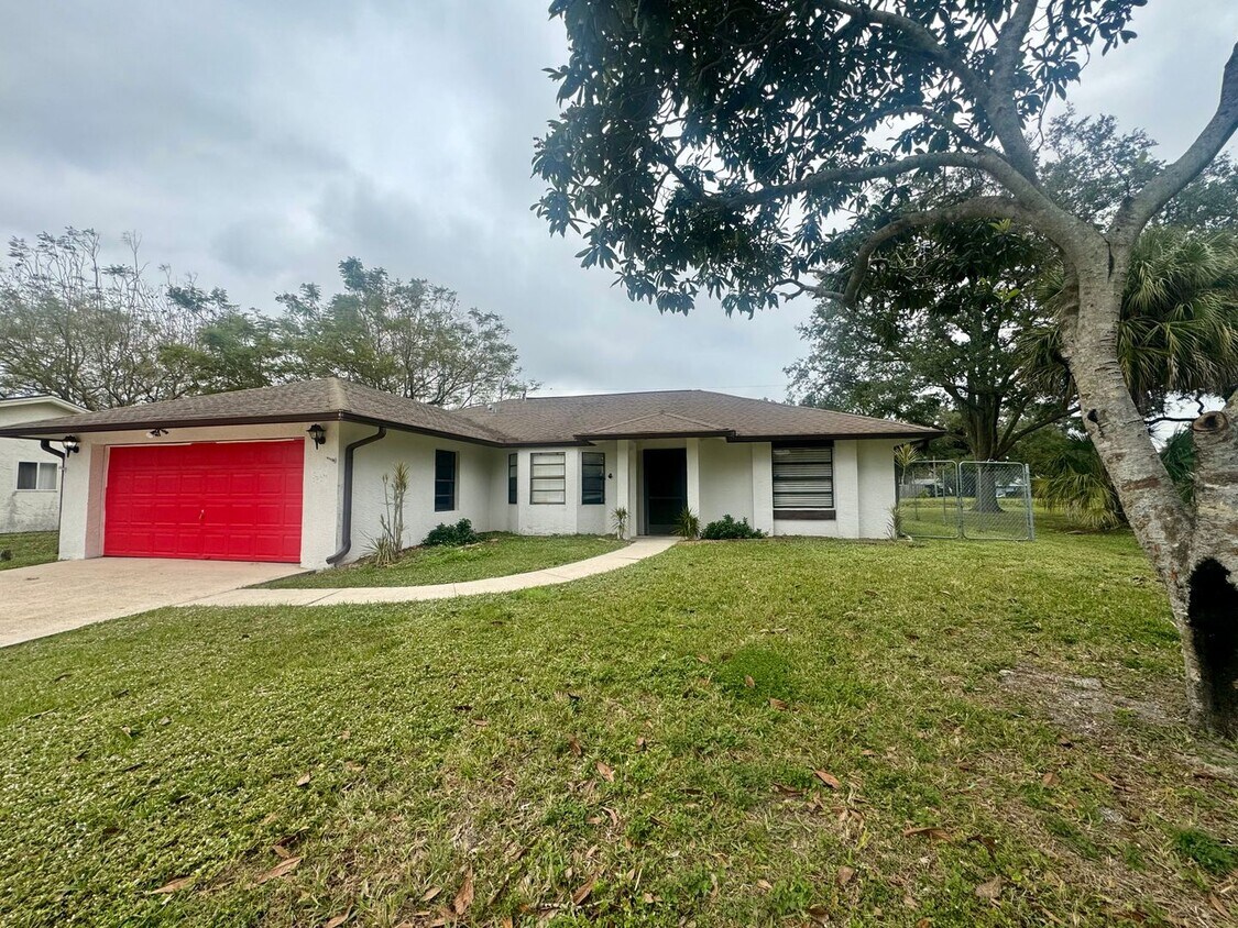 Primary Photo - "Discover Comfort: Spacious 3-Bedroom, 2-B...