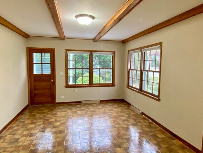 Foto del edificio - 537 N Washington St