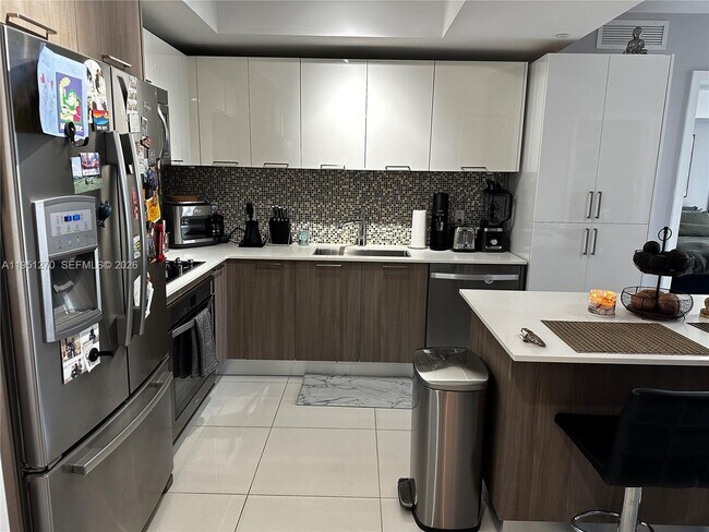 Foto del edificio - 5252 NW 85th Ave