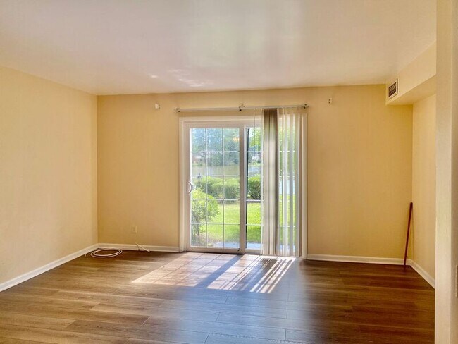 Foto del edificio - 210 Walnut Blvd