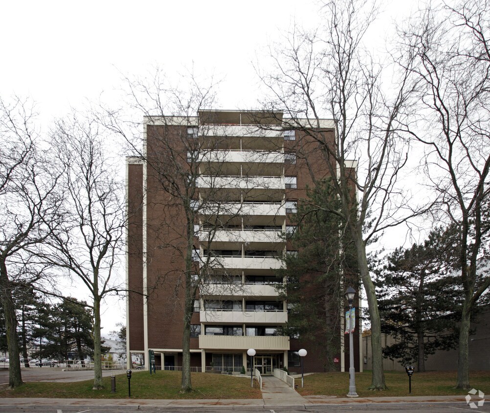 190 Kerr St, Oakville, ON L6K 3A9 Apartments 190 Kerr St Oakville, ON
