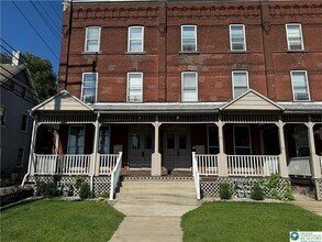 Building Photo - 527 Linden St