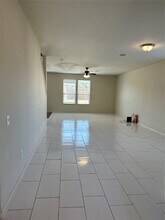 Building Photo - 10011 Sanders Rose Lane