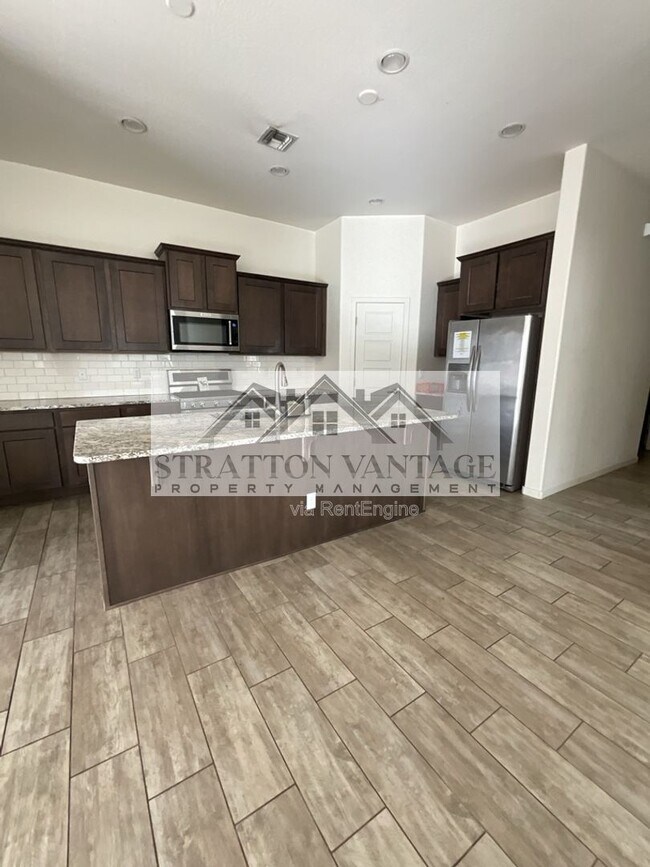 Foto del edificio - 10155 E Naranja Ave