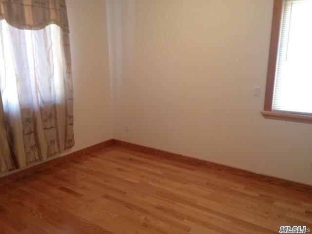 Foto del edificio - 43-15 222nd St