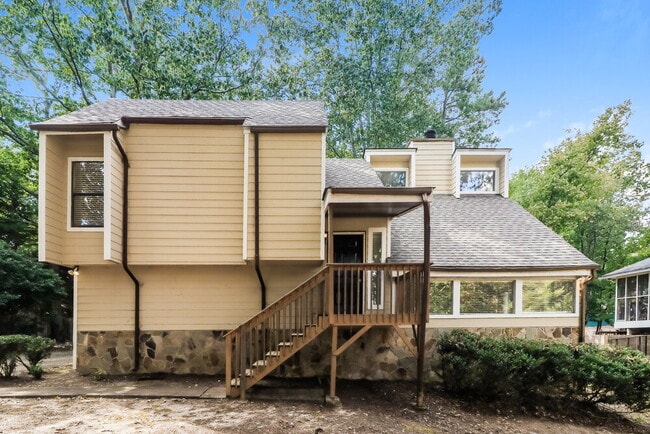 Building Photo - 961 Woodmont Dr