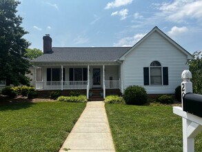 Building Photo - 201 Sullivan Ct