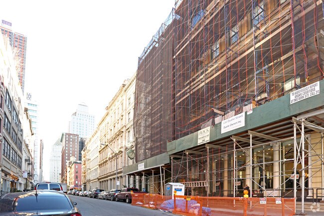 Building Photo - 148 Duane St