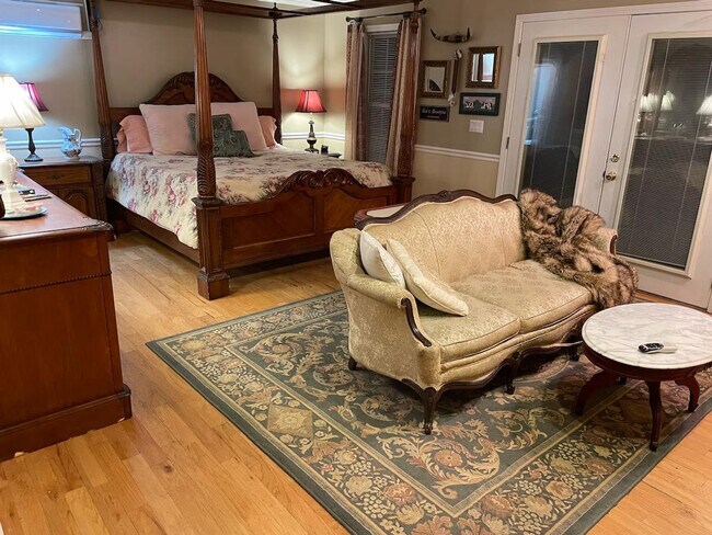 Building Photo - 175 Laveta Ln