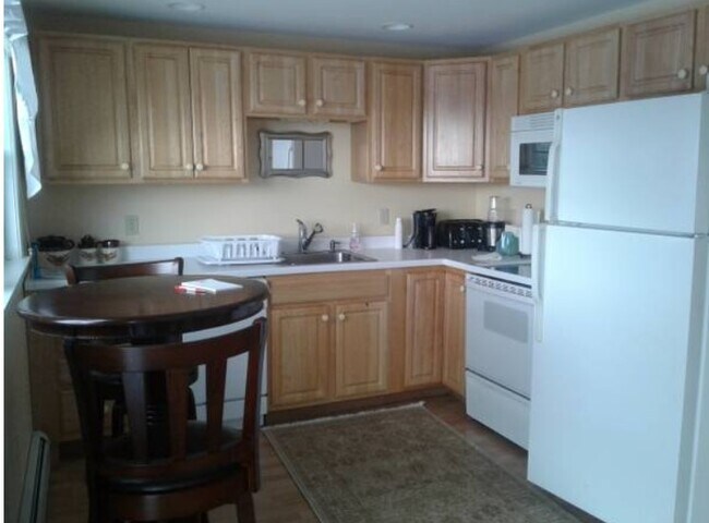 Kitchen - 448 Mountain