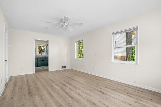 Building Photo - 5810 Fifer Dr