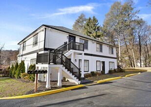 Building Photo - 441 Manville Rd