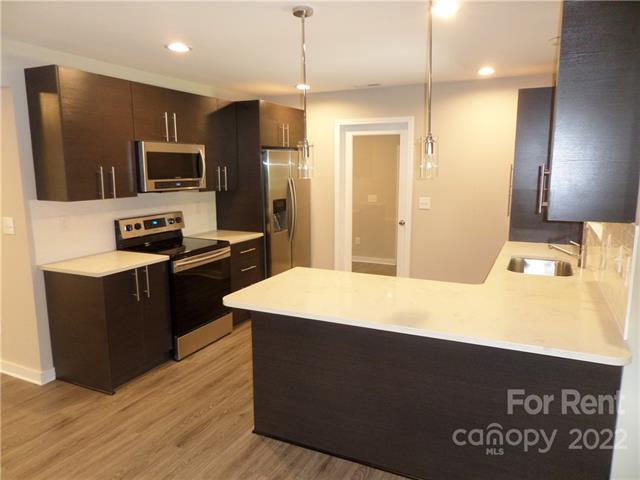 Building Photo - 715 Vanderbrook Rd