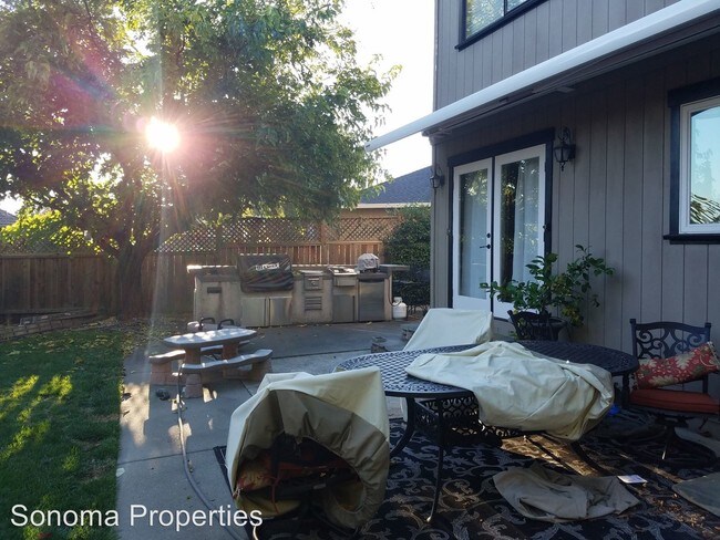 Foto del edificio - 825 Melrose Ct