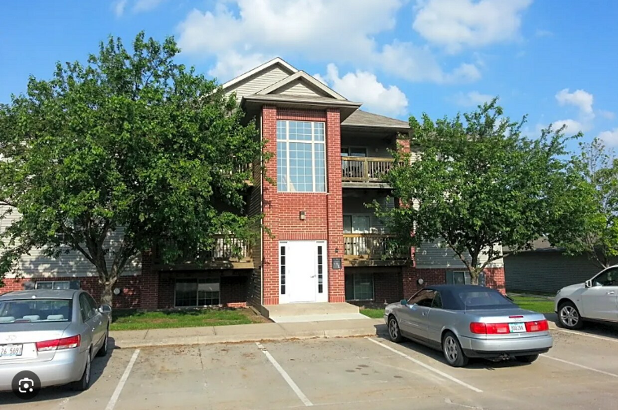 2262 Holiday Rd Unit 102, Coralville, IA 52241 Condo for Rent in Coralville, IA