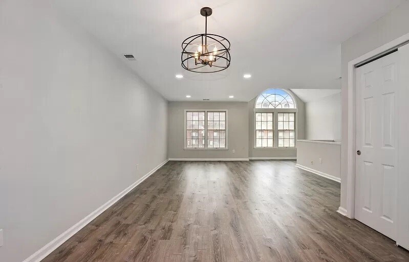 Foto principal - 117 Tiffany Blvd