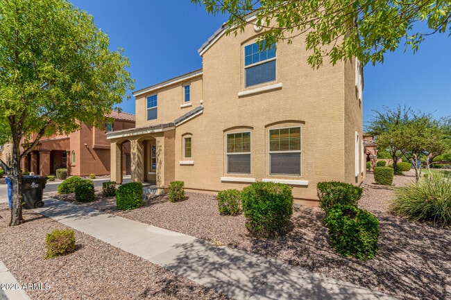 Building Photo - 2261 S Ponderosa Dr