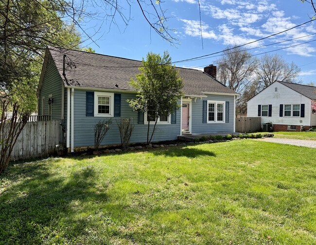 Foto del edificio - 3232 Fairmont Blvd