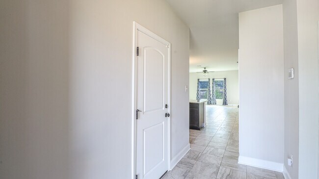 Building Photo - 15063 Baylor Ave