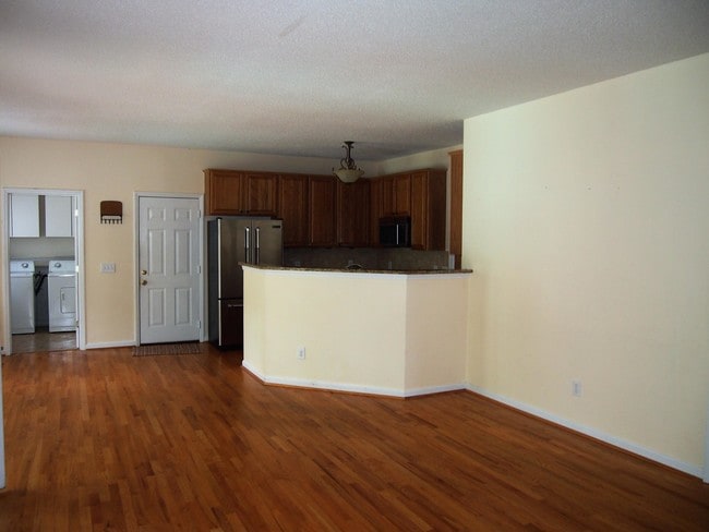 Building Photo - 125 Tingley Ct