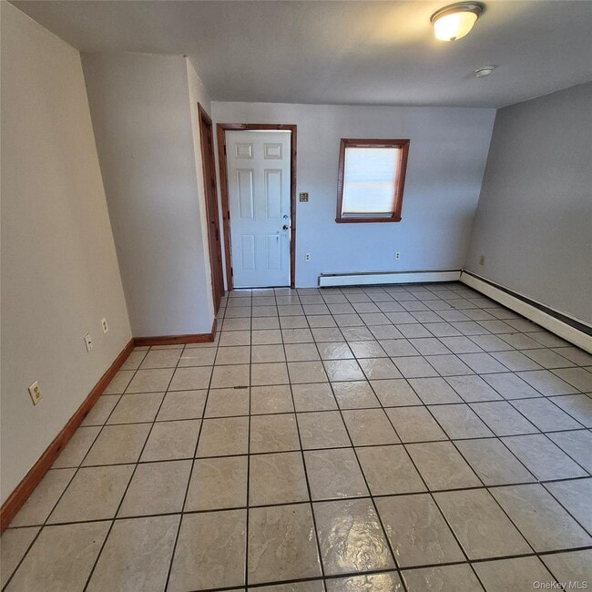 Foto del edificio - 2071 Ulster Ave