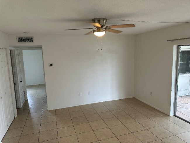 Foto del edificio - 5760 Gallatin Ln