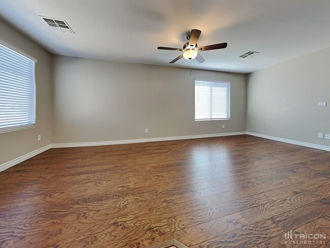 Building Photo - 24839 W Huntington Dr