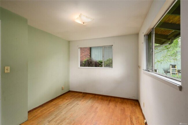Building Photo - 1302 SW 125th Pl
